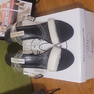 Steve Madden Seeme Sandal-Clear. Size 10